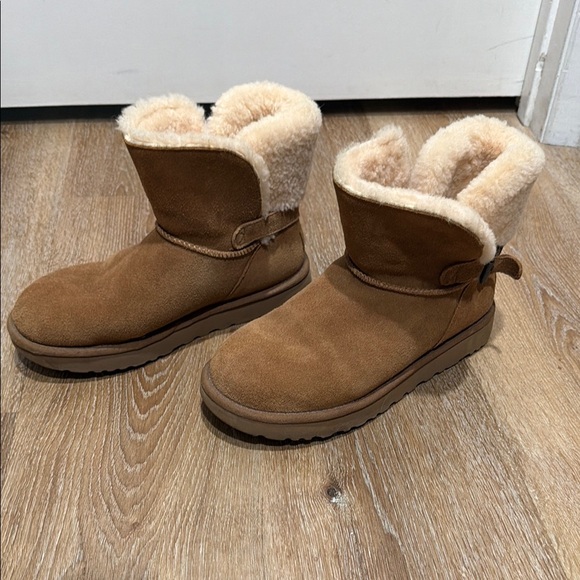 UGG Shoes - Ugg boots - Women’s 7